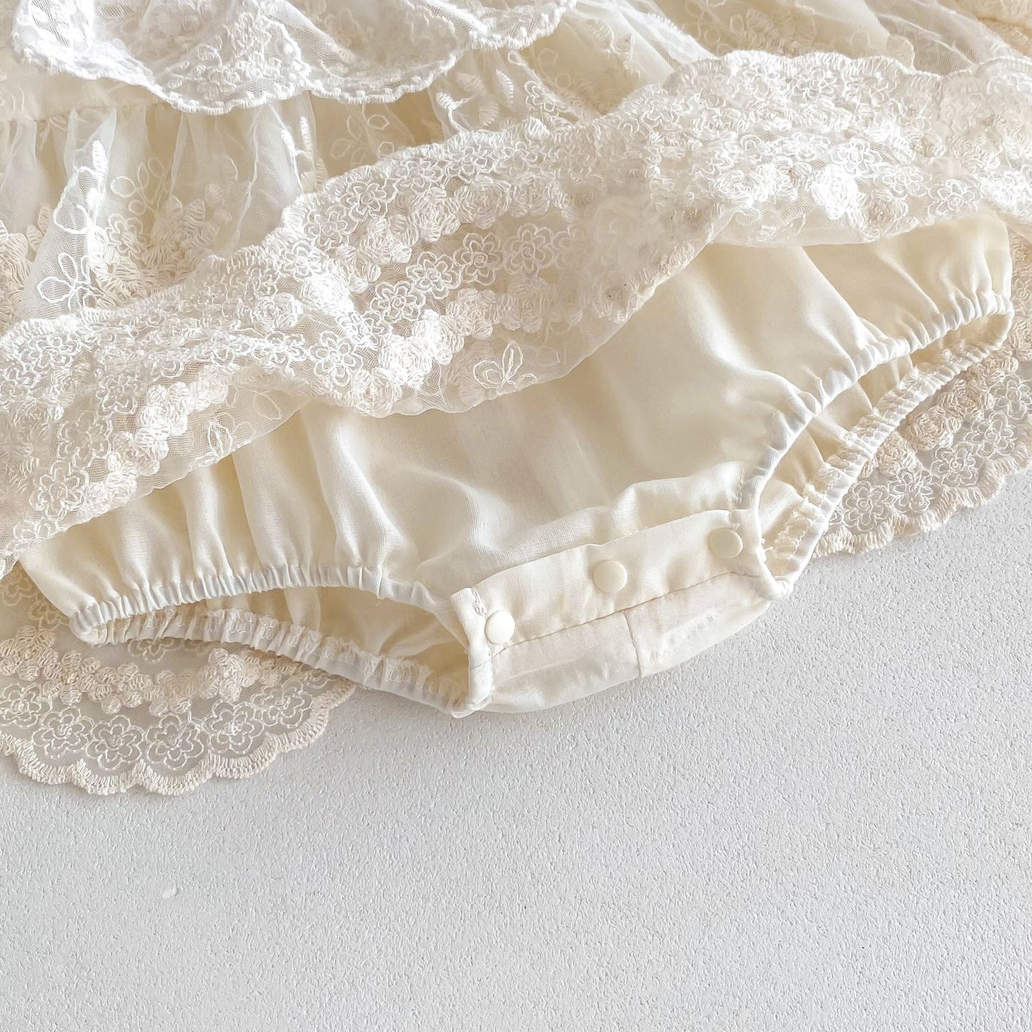 Baby Meisjes Romperjurk Met Tule – Bloemenborduur Met Ruches Lange Mouw 3 Tot 24 Maanden - KidsKorner